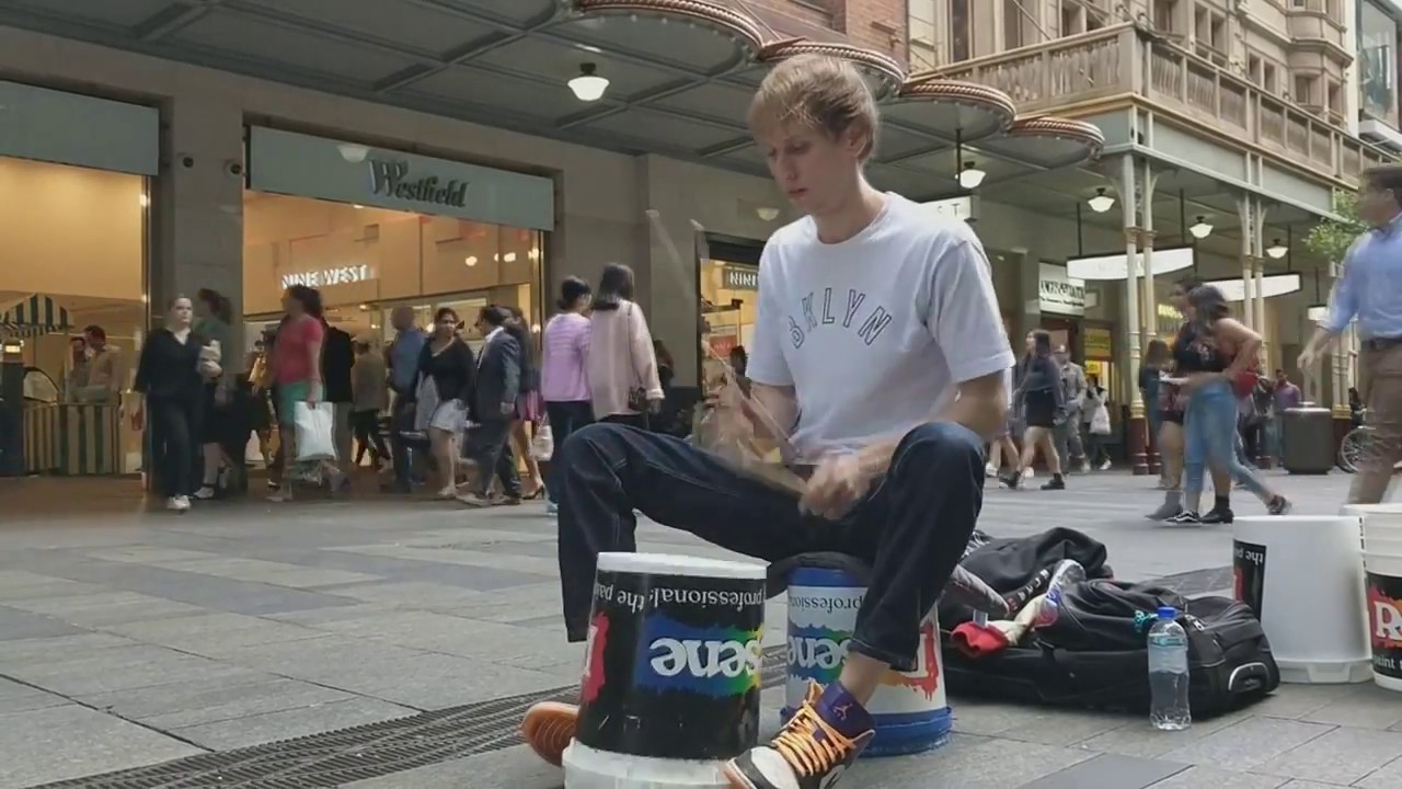 BEST STREET PERFORMANCE. DRUMER 5.best Street Performance.барабанщик.уличный музыкант.