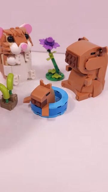 LEGO Creator Капибара MOC 31382 против Хомяка с цветком 31376