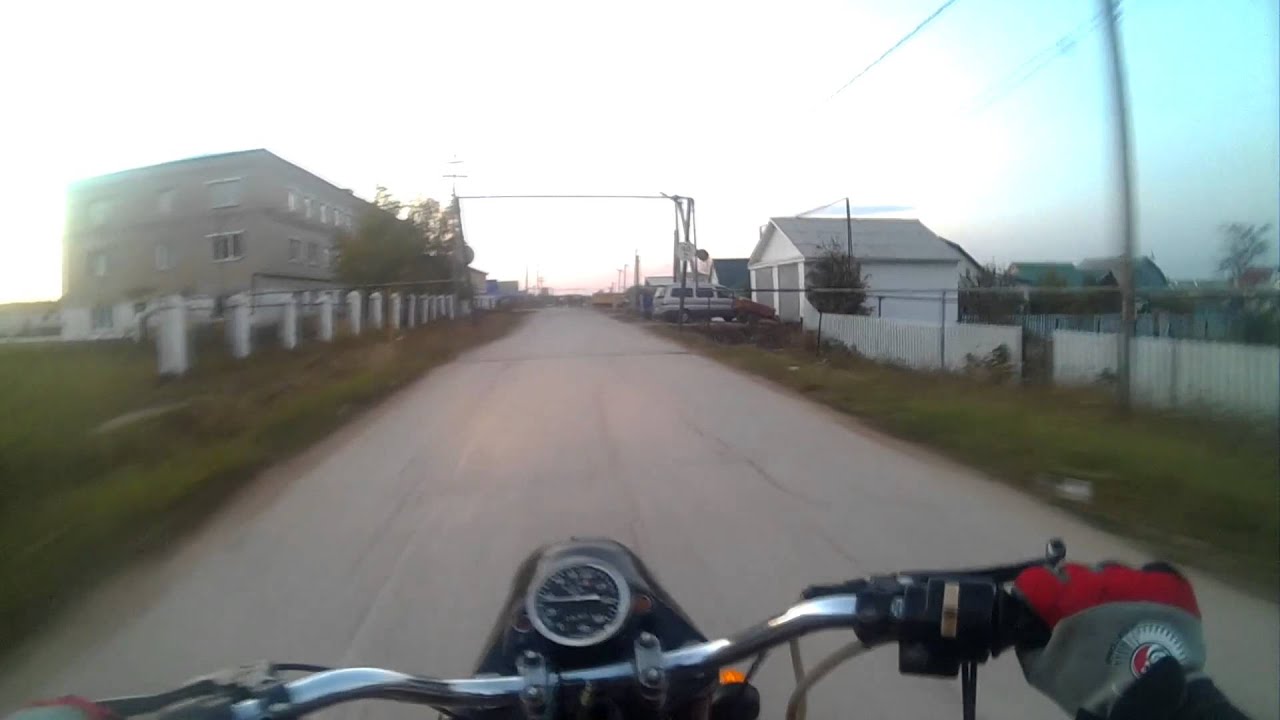БДЫЩЬ! Напугал девок :D