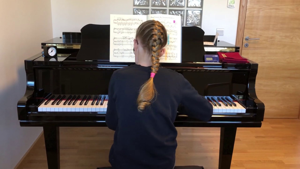Debussy Pièce Pour L'oeuvre Du ‘Vêtement Du Blessé'