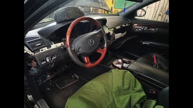 Mersedes s600 w221 поиск утечки тока.