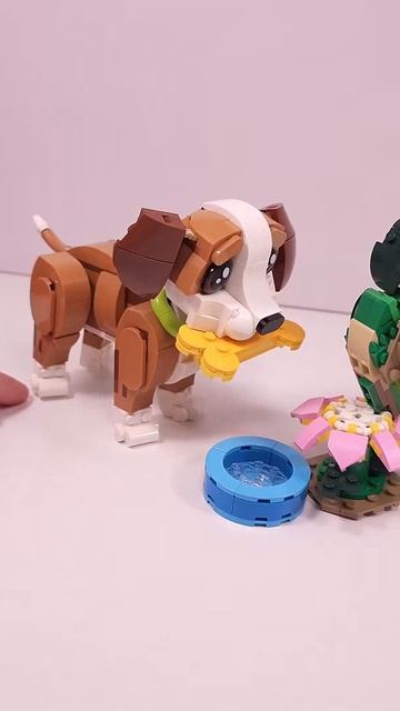 LEGO Creator Green Parrot MOC 31377 против Playful Puppy Dog 31382