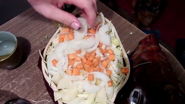 Овощное рагу с кабачками и капустой