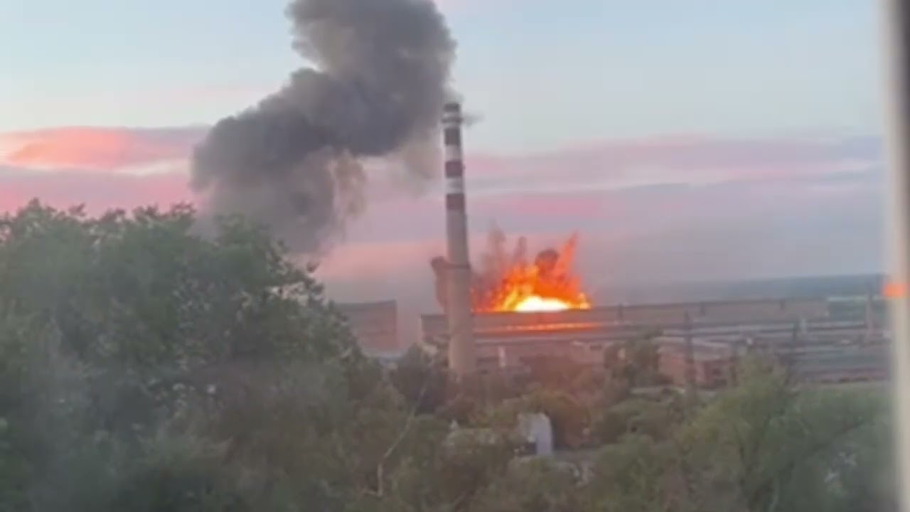 Момент пролета ракеты Фламинго FP-5 по заводу Титан-Баррикады в Волгограде 27 июня 2026 г.