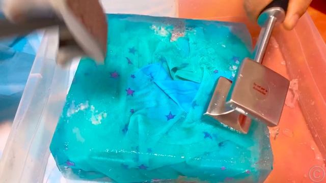 Настя и папа челлендж горячего и холодного! Обучающие игрушки для детей