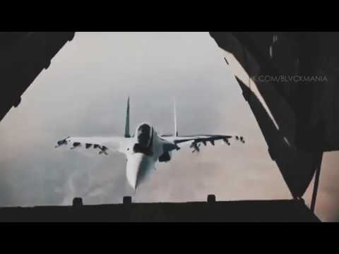 Русский истребитель Су-30 заглянул в летящий грузовой самолет blvckmania