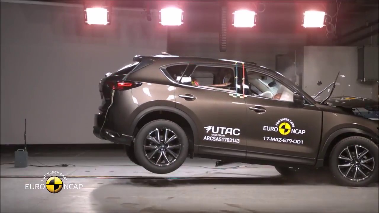 Краш-тест Mazda CX-5 полностью торможение удар