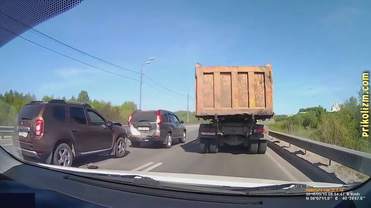 Авто приколы с бабами за рулем Дорожные авто приколы происшествия