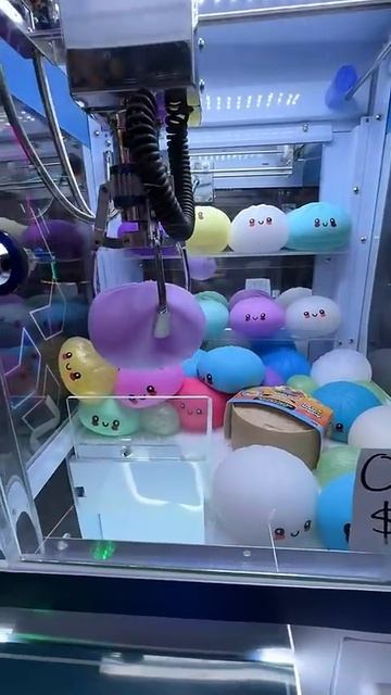 Я люблю эти пельмени #viral #clawmachine #arcade #squishy #dumpling #mysterydumpling