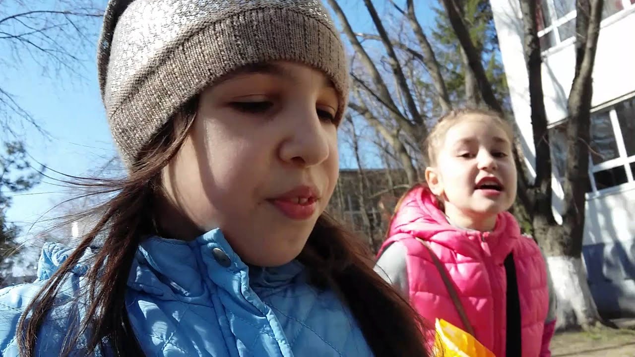 С 8 марта девчатки !!