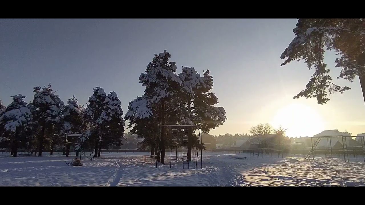 Морозное утро. Снежные барханы.