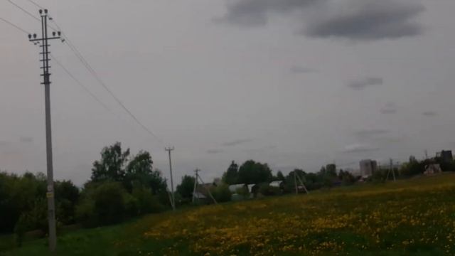 Фотограф в поиске локаций. Одуванчиковое поле. Чем зацепило