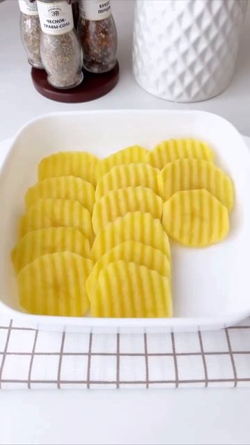  ЗАПЕЧЁННАЯ КУРИНАЯ ГРУДКА С КАРТОФЕЛЕМ