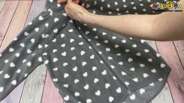 353566 Толстовка Lanson Kids утепленная флисовая на молнии с сердечками серая