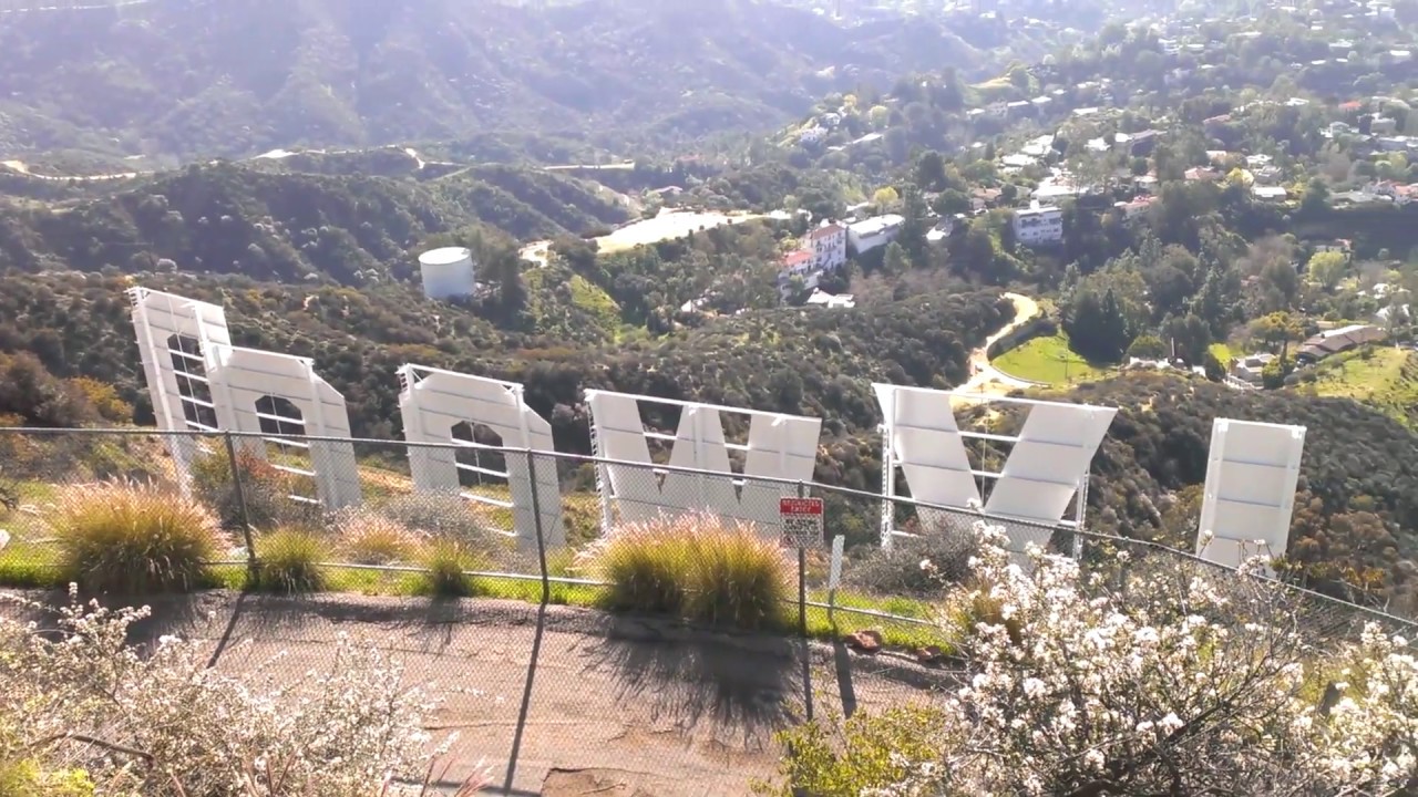 Знак HOLLYWOOD вблизи - Лос-Анджелес Калифорния