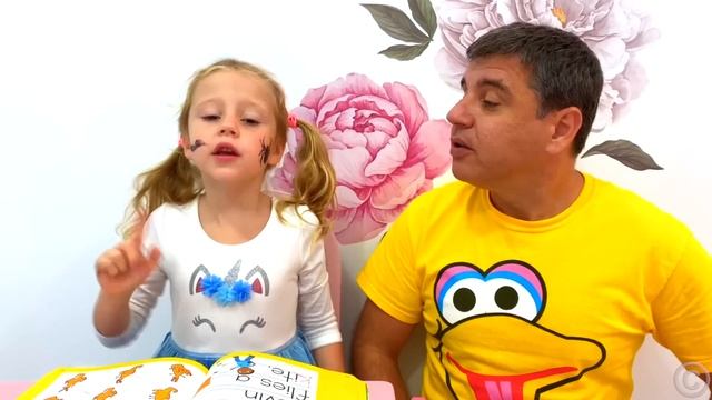 Настя и Мэгги покупают новые игрушки для принцесс