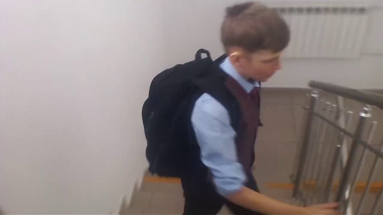 Гуляем по школе . Едем домой Влад пика