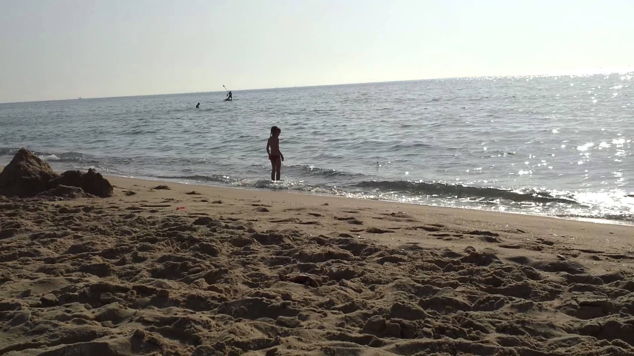 Девушка и море
