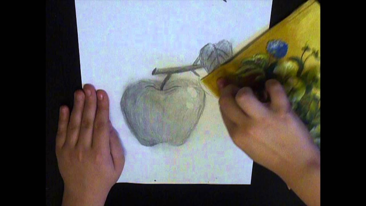 Рисуем яблоко простым карандашом