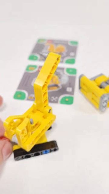 LEGO Technic мощные машины бульдозер 42233 против крана с шаром для сноса
