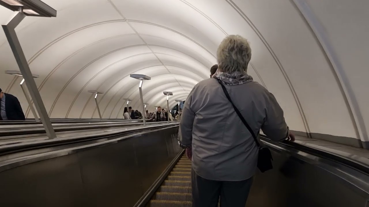 КАК СО ст.МЕТРО ЧИСТЫЕ ПРУДЫ перейти на ст.МЕТРО СРЕТЕНСКИЙ БУЛЬВАР? МОСКВА.