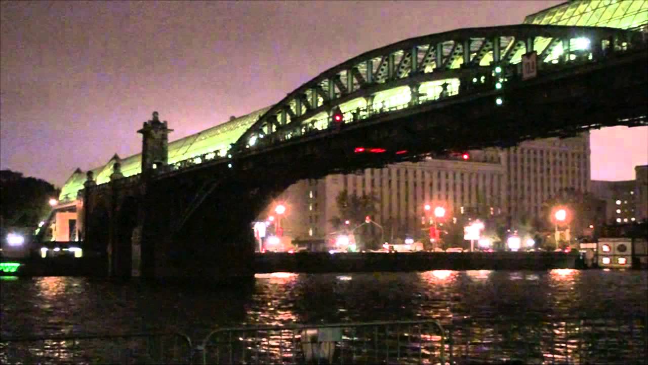 Лазерный мэппинг на Андреевском Мосту.