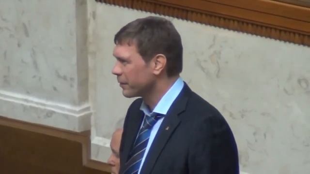 Олег Царёв показывает средний палец Ляшко 8 04 2014