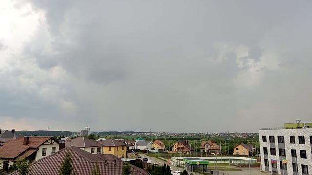 Гроза. Звуки грома и дождя.