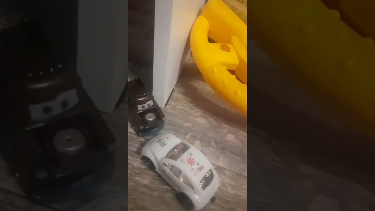 Чёрный или белый тачки Анимация Мульт