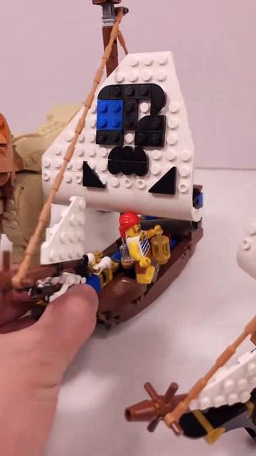 LEGO Creator Двойные корабли 31387 против Дикие животные: Величественный лев 31386