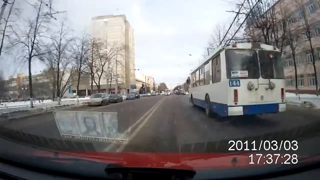 Девушка на красный.mp4