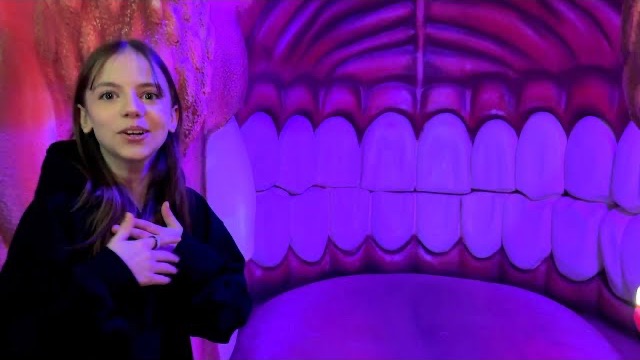 Каникулы Настя в музее и в парке развлечений ВЛОГ My little Nastya