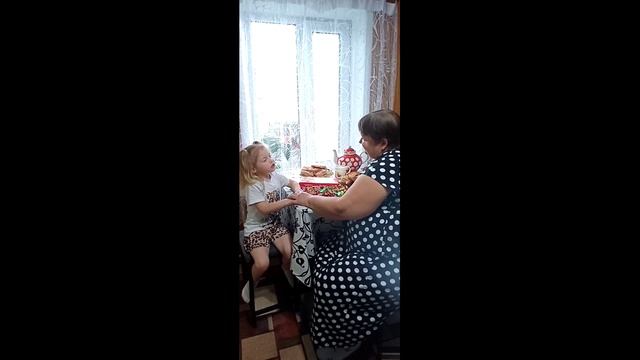 Спешим поздравить Вас видеопоздравление от дошколят к Дню пожилого человека