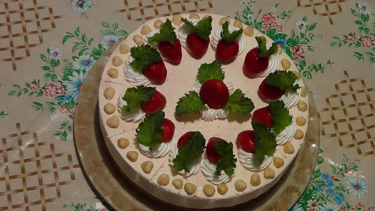 Клубничный торт со сливками