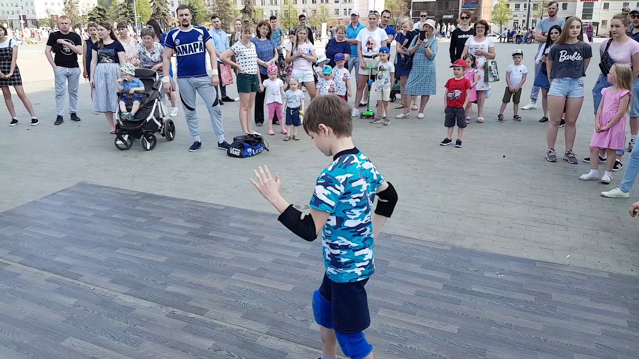 Как это было. Bboy Esfiriys попал на затухание музыки и не растерялся Джем у театра Театра 11.05