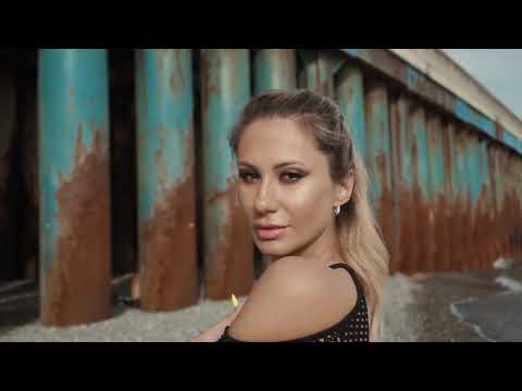 Девушки и самолеты