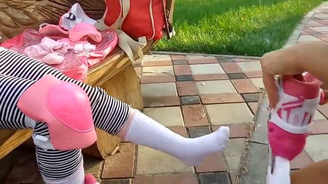 Обзор распаковка детских роликовых коньков#Overview Unpacking Children's Roller Skates!
