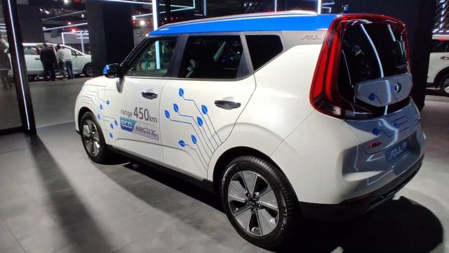 Kia Soul EV Walkaround In Hindi | Looks, Range & Features | CarDekho.com