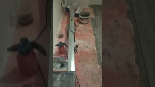 Выложили плитку на кухне