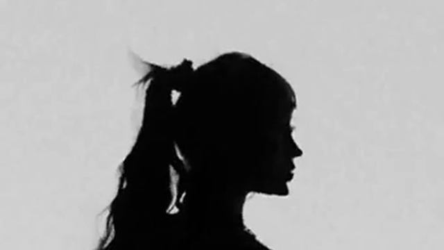 искажение силуэта фильтром  стекло