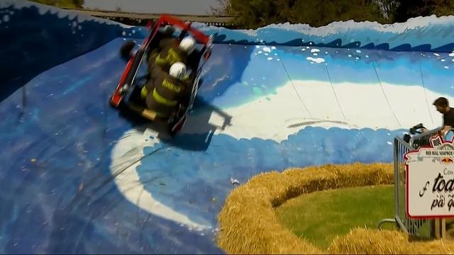 гонки на самодельных машинах Red Bull Soapbox Race