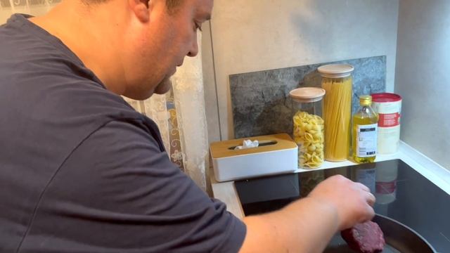 Стейк в средиземноморском стиле