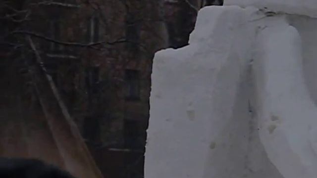 Ледовые фигуры на набережной Петрозаводска.