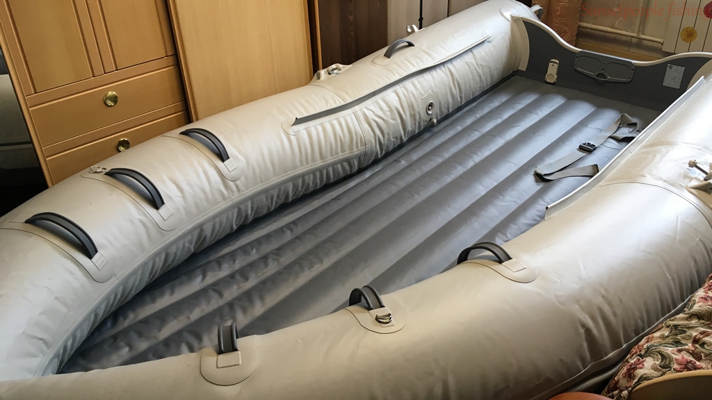 Распаковка Badger AIRLINE 390.Установка транцевых колес.mp4