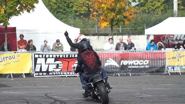 Sony SLT-A37 1080p HD Intermot 2012