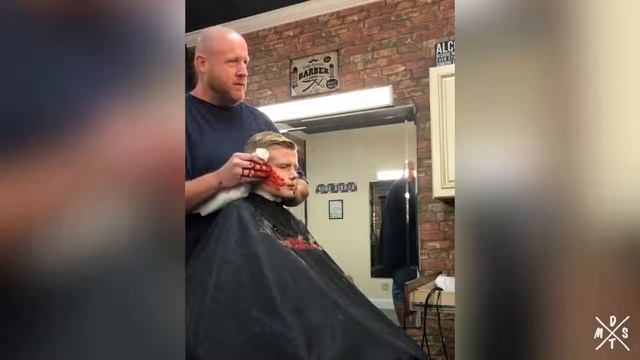 Отрезали ухо в Барбершопе