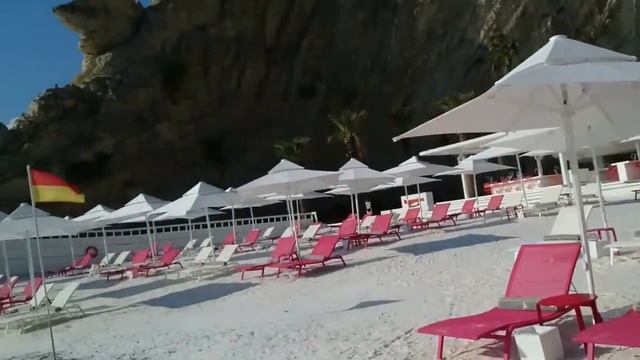 Второй пляж с белым песком в Maxx Royal Kemer