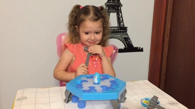 Играем с мамой в игру 