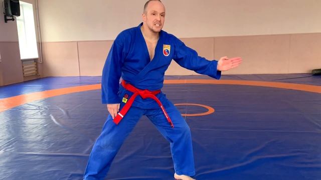 Атака тенлок 1 в Вовинам Вьет Во Дао . Боевая стратегия 1. Vovinam attack 1 Chiên lươc số 1