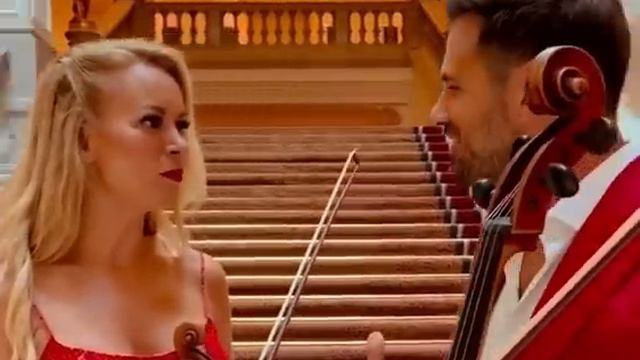 HAUSER And Caroline Campbell / 